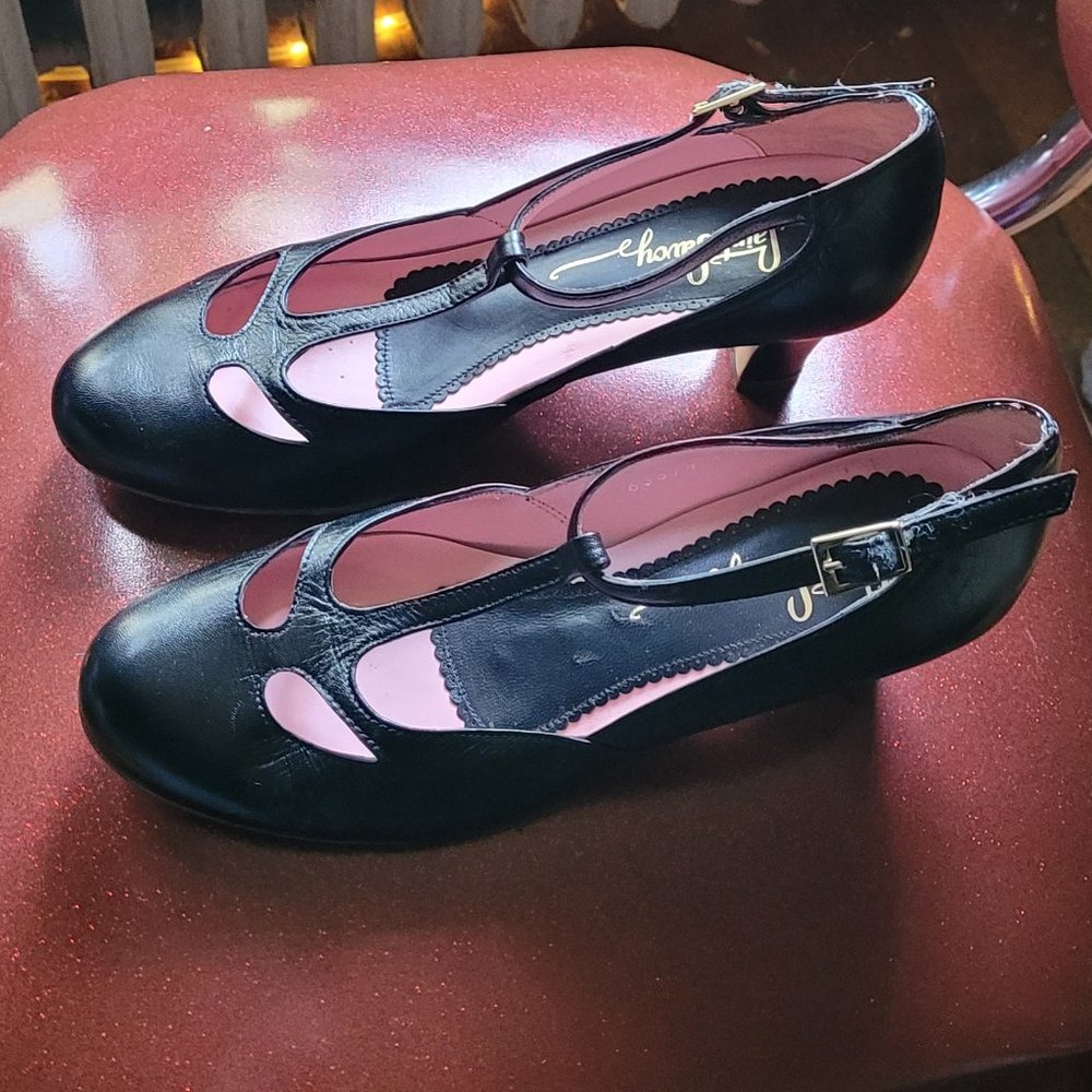 Saint Savoy T straps 38